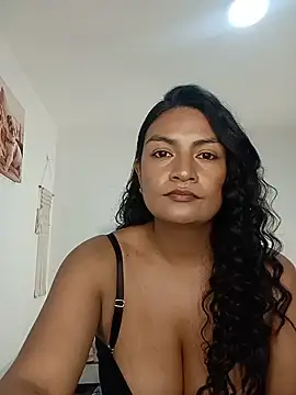 moon  issa online show from July 6, 2026, 2:08 am