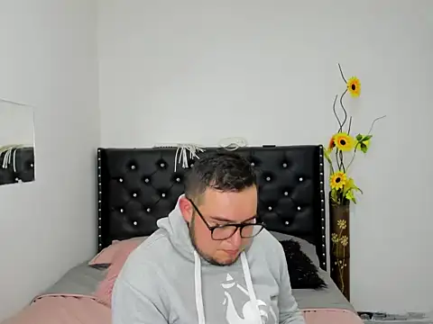 Snapshot of Xavier_Blaze chatting on March 25, 2026, 8:37 pm Xavier Blaze online show from March 25, 2026, 8:37 pm