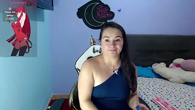Snapshot of kyra_sol chatting on April 1, 2026, 1:50 am kyra sol online show from April 1, 2026, 1:50 am