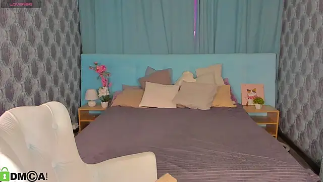 Miss Shanel online show from May 4, 2026, 1:01 am