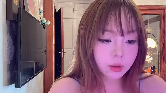 thelittlexx online show from May 12, 2026, 12:02 pm