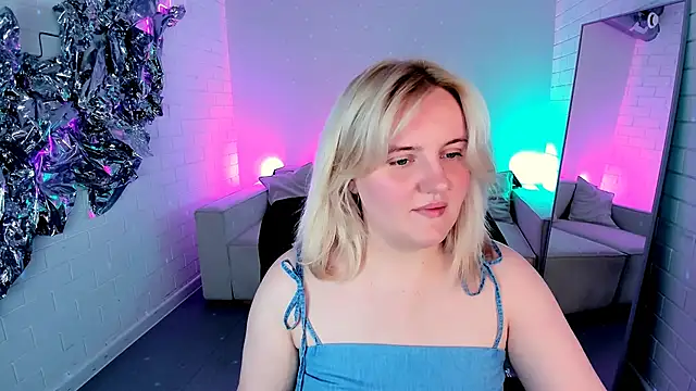 Snapshot of KathyBriggs chatting on June 10, 2026, 5:18 am KathyBriggs online show from June 10, 2026, 5:18 am