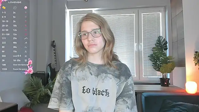 JosefaDonelan online show from June 23, 2026, 8:34 am