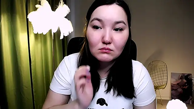 CamilaMartiez online show from April 30, 2026, 11:49 am