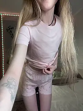 AvaTayloor online show from April 2, 2026, 4:32 am