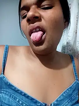 sexybronwgirl online show from April 5, 2026, 5:15 am