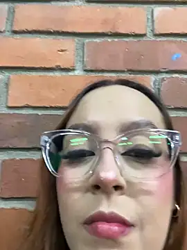 victoria luxx  online show from March 27, 2026, 8:19 pm