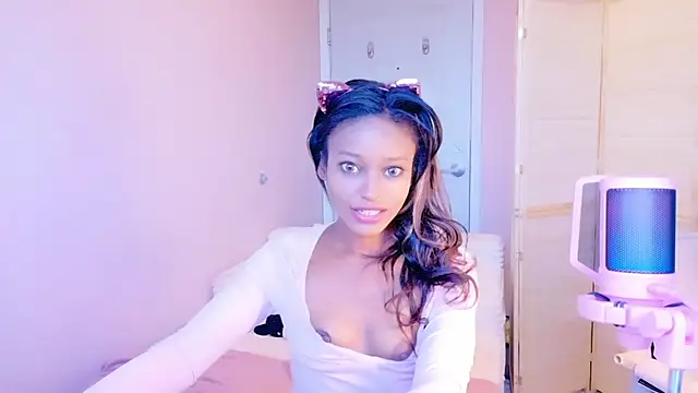 Amber Fae online show from April 4, 2026, 11:46 pm