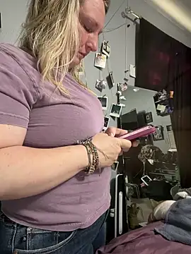 Snapshot of sweetkacibaby chatting on April 21, 2026, 4:12 pm sweetkacibaby online show from April 21, 2026, 4:12 pm