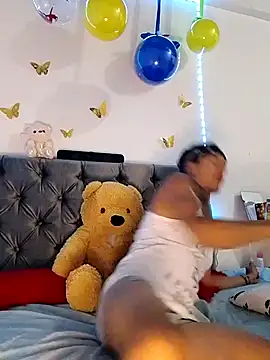 ANDRES URRIETA online show from April 7, 2026, 10:05 am