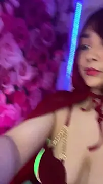 SweetLittleRed online show from June 7, 2026, 5:11 am
