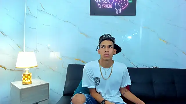 Snapshot of Black_khom chatting on March 27, 2026, 5:13 am Black khom online show from March 27, 2026, 5:13 am