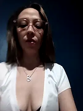 Snapshot of nickyone90 chatting on April 13, 2026, 6:24 pm nickyone90 online show from April 13, 2026, 6:24 pm