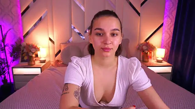 Snapshot of FlirtyMusa chatting on April 12, 2026, 12:43 pm FlirtyMusa online show from April 12, 2026, 12:43 pm