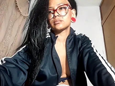 xblackstarX1 online show from May 3, 2026, 6:52 am