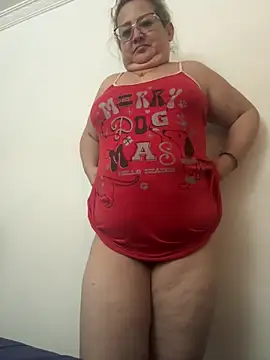 Snapshot of Martinacurvy_ chatting on April 6, 2026, 12:08 am Martinacurvy online show from April 6, 2026, 12:08 am
