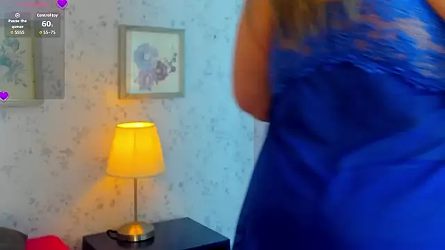 Snapshot of Martinacurvy_ chatting on May 9, 2026, 11:26 am Martinacurvy online show from May 9, 2026, 11:26 am