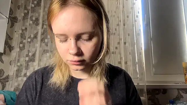 KrystenHoye online show from March 27, 2026, 8:26 am