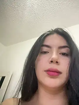 Cami olarte online show from April 24, 2026, 5:10 am