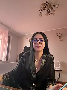Snapshot of TheaMerve chatting on April 17, 2026, 2:20 pm TheaMerve online show from April 17, 2026, 2:20 pm