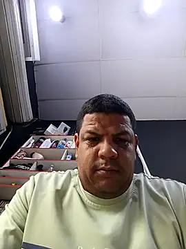 Danielleon12  online show from April 18, 2026, 7:07 pm