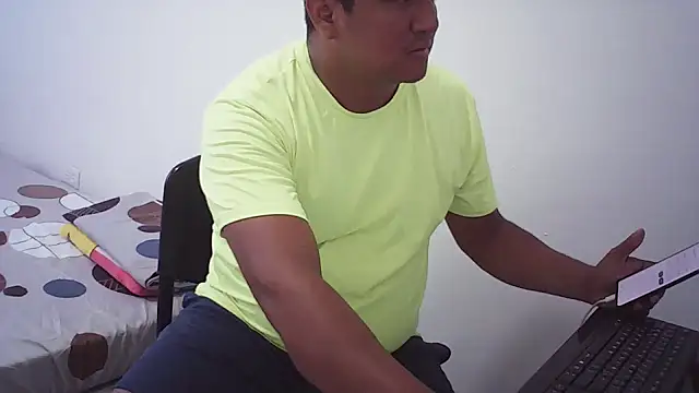 luis20212 online show from May 7, 2026, 8:58 pm