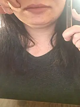 Snapshot of Melodise chatting on April 7, 2026, 10:31 pm Melodise online show from April 7, 2026, 10:31 pm