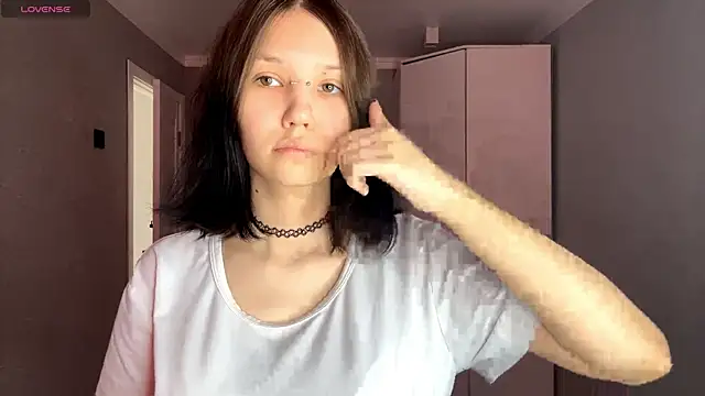 AmeliaMiotii online show from April 18, 2026, 10:41 am