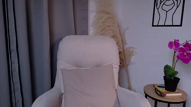 Snapshot of LiaFox_ chatting on April 9, 2026, 3:06 am LiaFox online show from April 9, 2026, 3:06 am