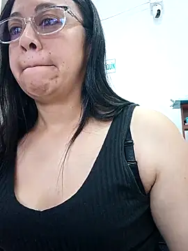 Snapshot of Violeta--7 chatting on April 1, 2026, 2:03 pm Violeta--7 online show from April 1, 2026, 2:03 pm