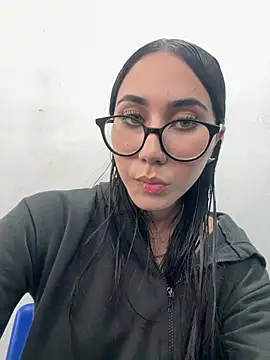 Snapshot of juliacosta chatting on April 23, 2026, 1:35 pm juliacosta online show from April 23, 2026, 1:35 pm