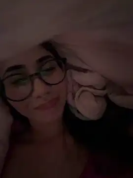 Snapshot of juliacosta chatting on May 6, 2026, 1:03 am juliacosta online show from May 6, 2026, 1:03 am