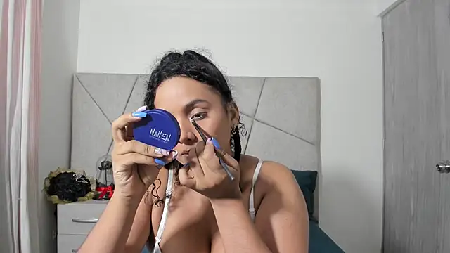 VeraBellucci online show from April 7, 2026, 11:10 am