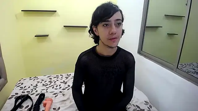 romina white18 online show from May 13, 2026, 6:44 am