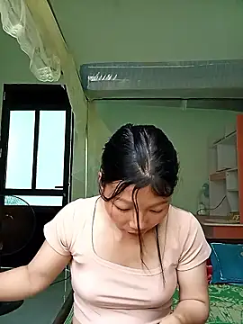 -Quyny- online show from April 15, 2026, 7:37 am