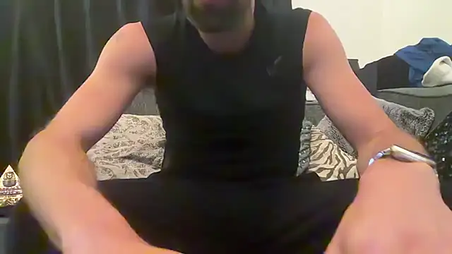 Snapshot of DaveRoyale chatting on April 10, 2026, 10:36 pm DaveRoyale online show from April 10, 2026, 10:36 pm