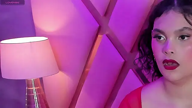 KeilynValencia online show from April 7, 2026, 9:04 pm