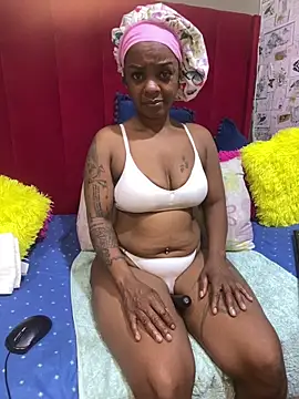 Snapshot of Cherrybootyofjoy86 chatting on March 28, 2026, 12:43 am Cherrybootyofjoy86 online show from March 28, 2026, 12:43 am