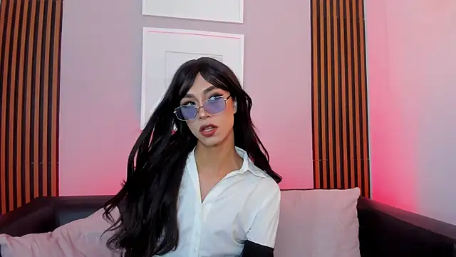 Miss sunshinee online show from April 8, 2026, 4:01 am