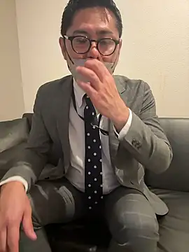 RYUICHI 1919 online show from May 20, 2026, 10:32 am