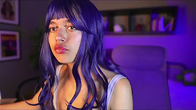Snapshot of Saphyralux chatting on May 14, 2026, 9:10 pm Saphyralux online show from May 14, 2026, 9:10 pm