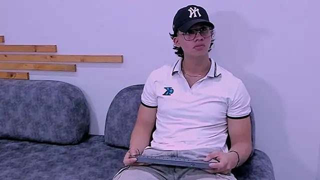 axxel body online show from March 28, 2026, 8:41 pm