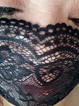 xiaxia-2026 online show from April 22, 2026, 2:58 am