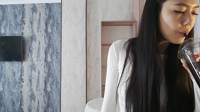 Snapshot of SecretTiny chatting on May 20, 2026, 2:40 am SecretTiny online show from May 20, 2026, 2:40 am