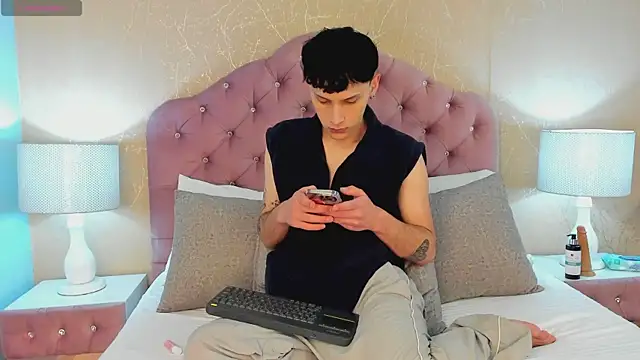 Snapshot of LephyStar chatting on June 5, 2026, 3:57 am LephyStar online show from June 5, 2026, 3:57 am