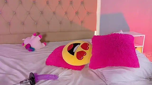 CandyRose   online show from April 1, 2026, 4:13 am