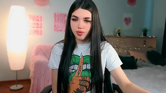 molly rettyy online show from June 4, 2026, 4:07 am
