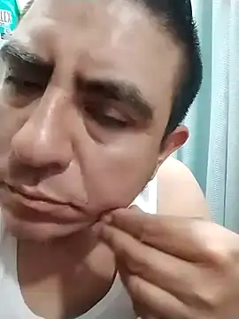 Snapshot of Manuel3910 chatting on May 5, 2026, 3:36 am Manuel3910 online show from May 5, 2026, 3:36 am