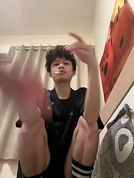 sexyboy-3525 online show from May 27, 2026, 4:04 pm