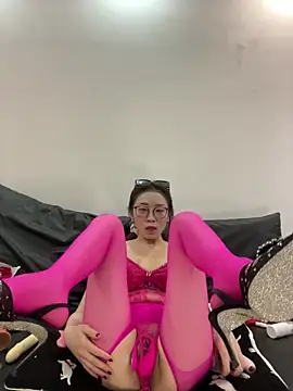 meimeibuguai online show from May 11, 2026, 4:04 pm